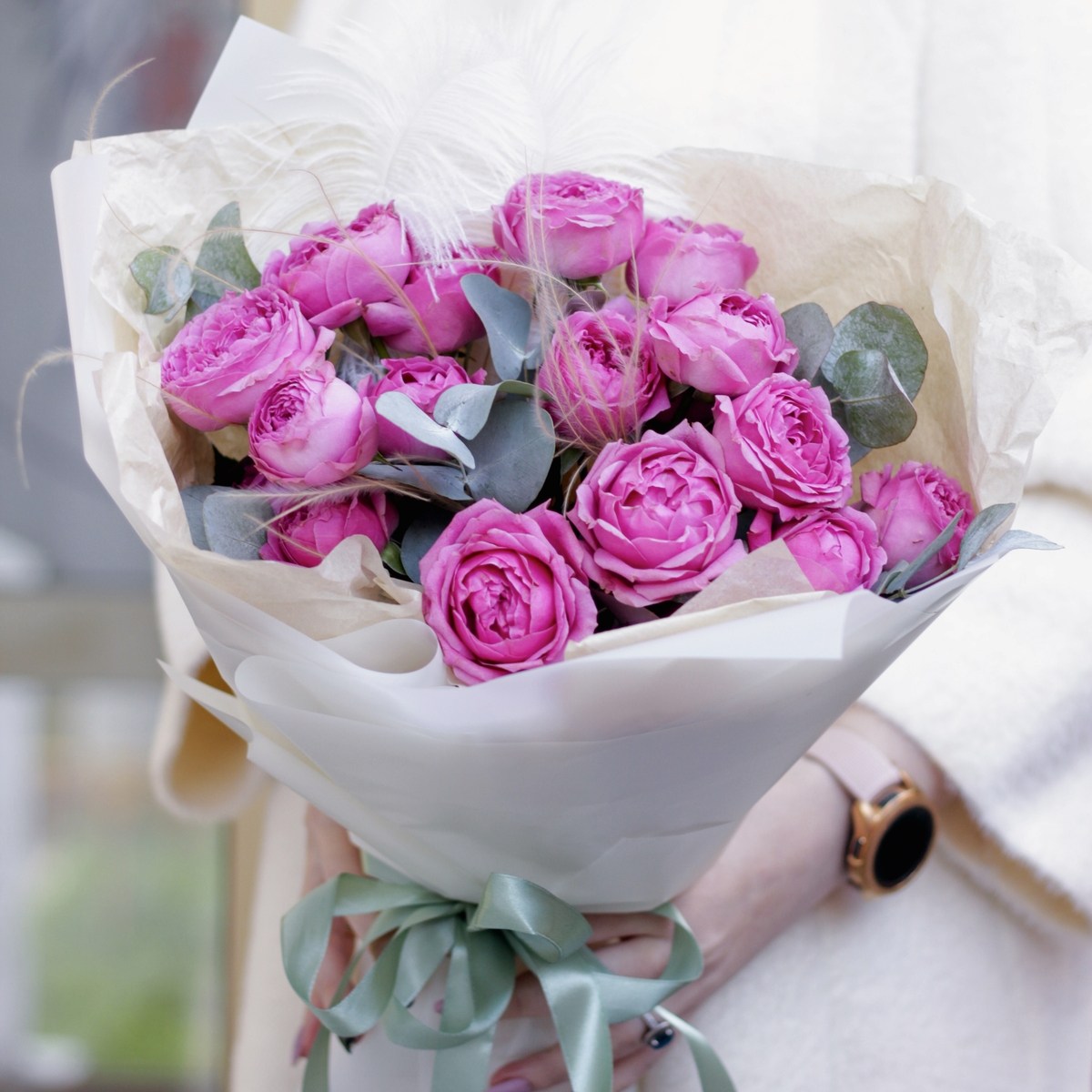 buket kustovyh pionovidnyh roz 1